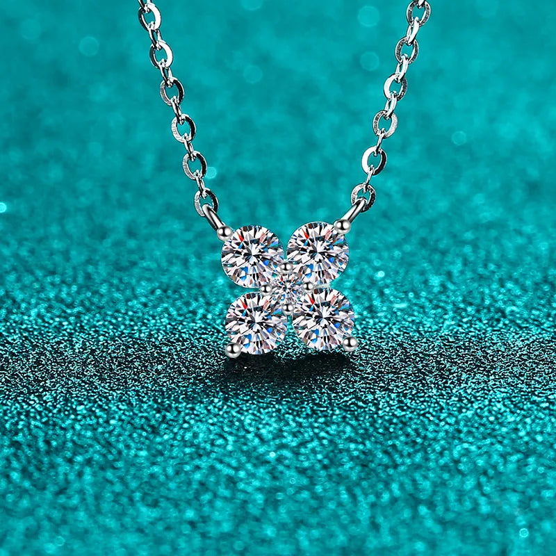 Collar con colgante geométrico de moissanita de 1,26 quilates en plata de ley 925