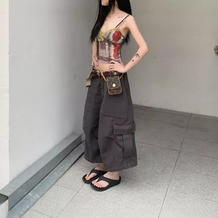 Pantalones de trabajo estilo urbano con pliegues, múltiples bolsillos, pernera ancha ajustable, largo tres cuartos, holgados y ajustados, informales.