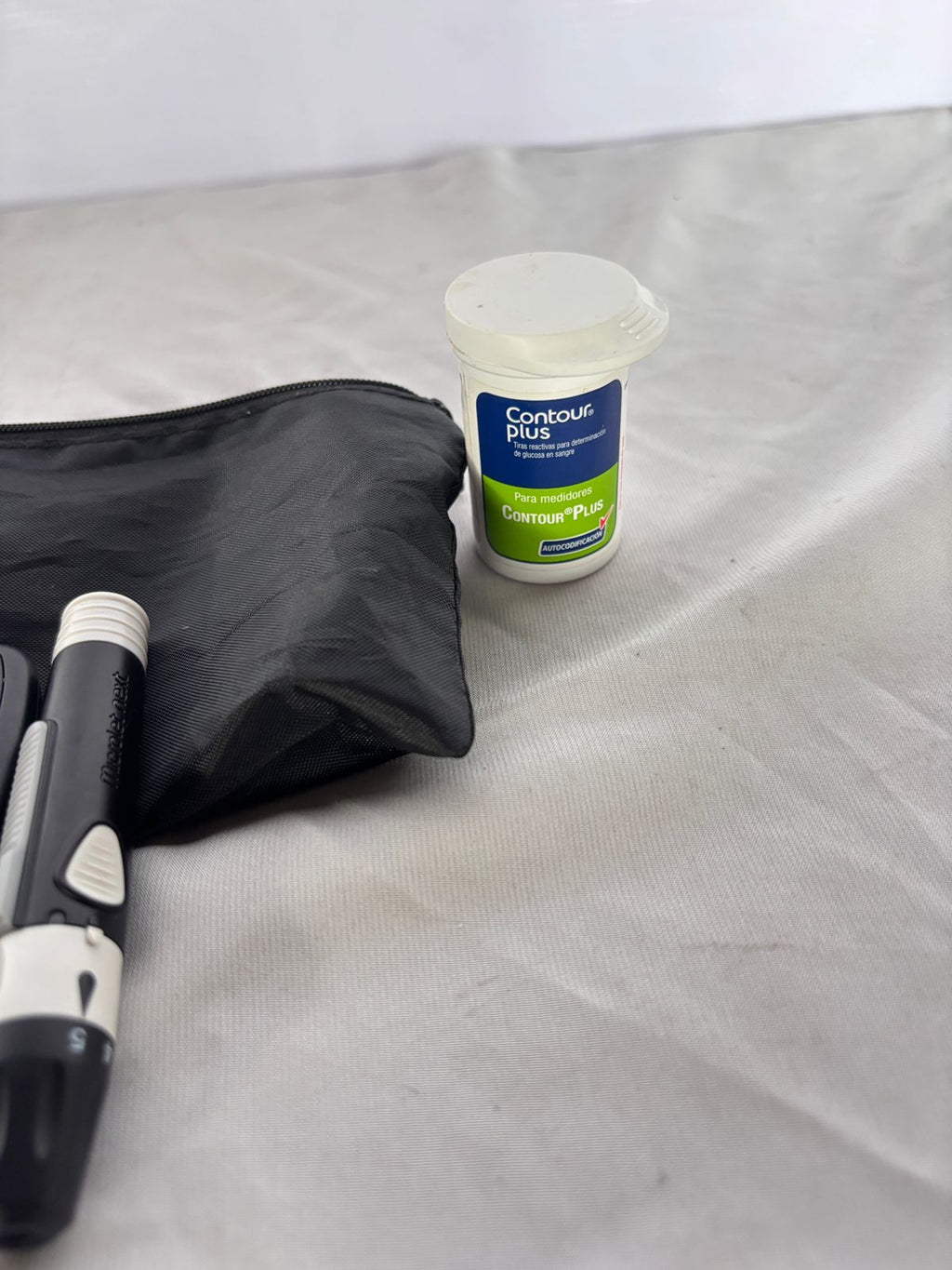 Kit Glucómetro Contour Plus Color Negro