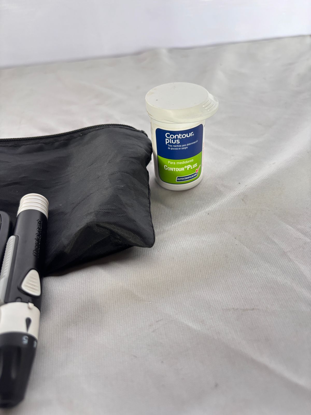 Kit Glucómetro Contour Plus Color Negro