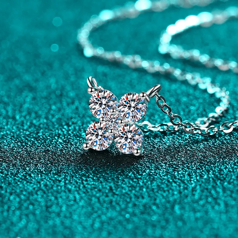 Collar con colgante geométrico de moissanita de 1,26 quilates en plata de ley 925