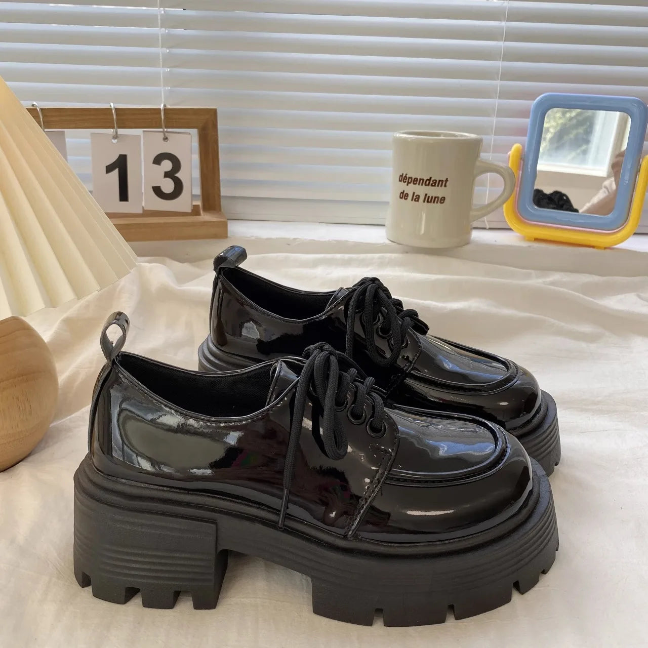 Zapatos Mary Jane de tacón ueso retro para mujer, primavera 2025, estilo británico, versátiles para faldas, con correa cruz...
