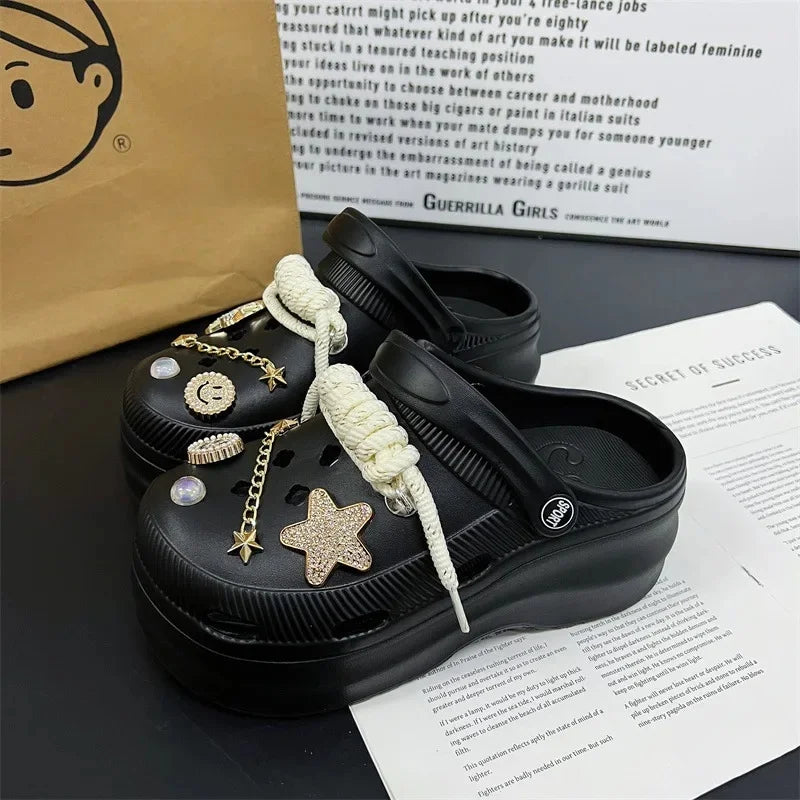 Nuevas zapatillas bonitas de Internet famosas y súper populares para mujer, zapatos de zuecos de moda de verano para exteriores y interiores de doble uso