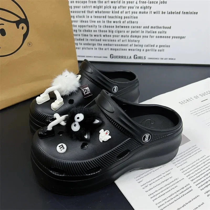 Nuevas zapatillas bonitas de Internet famosas y súper populares para mujer, zapatos de zuecos de moda de verano para exteriores y interiores de doble uso