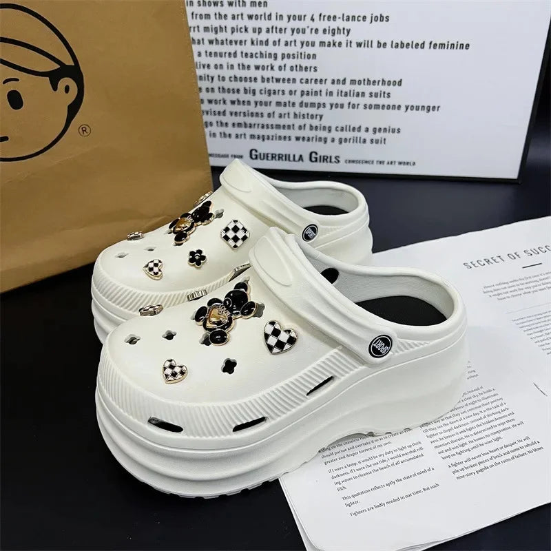 Nuevas zapatillas bonitas de Internet famosas y súper populares para mujer, zapatos de zuecos de moda de verano para exteriores y interiores de doble uso