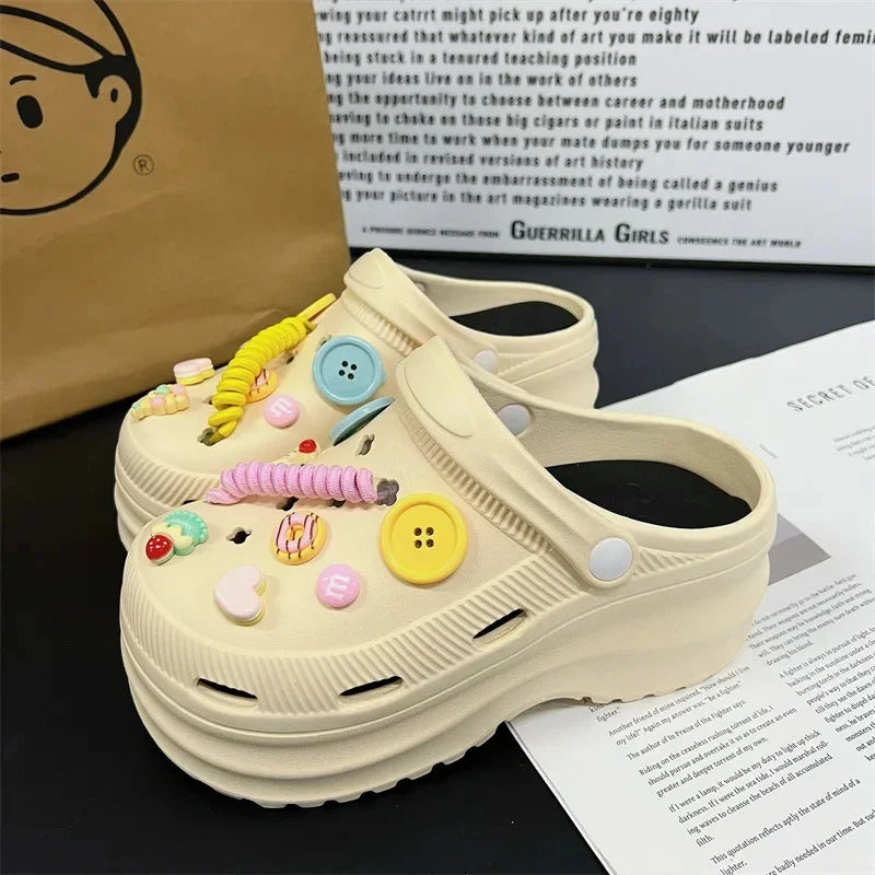 Nuevas zapatillas bonitas de Internet famosas y súper populares para mujer, zapatos de zuecos de moda de verano para exteriores y interiores de doble uso