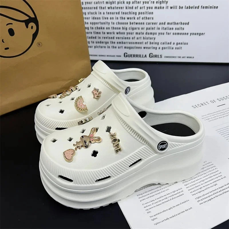 Nuevas zapatillas bonitas de Internet famosas y súper populares para mujer, zapatos de zuecos de moda de verano para exteriores y interiores de doble uso