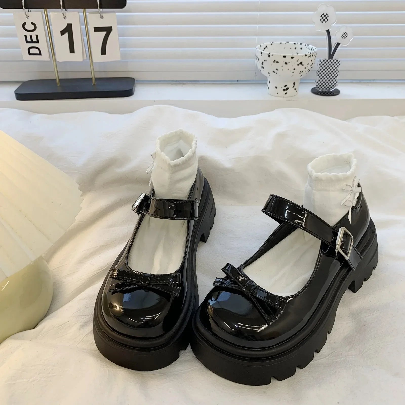 Zapatos planos negros de tacón grueso antideslizantes con Nudo de mariposa estilo romano para mujer, mocasines cómodos con punta redonda, sin cordones, novedad de verano