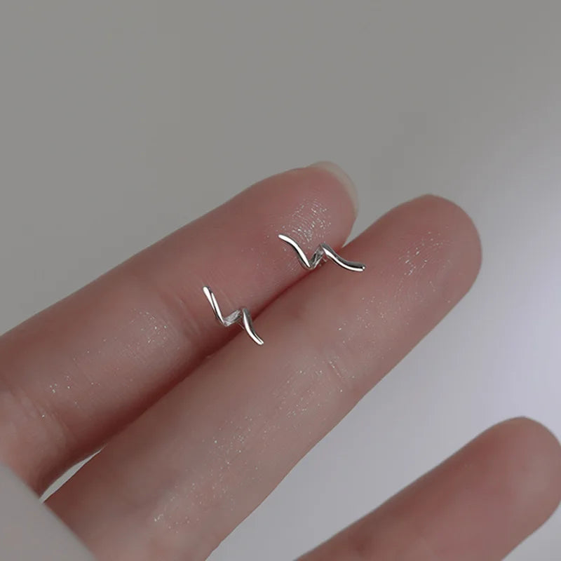Pendientes de tuerca con forma de mariposa y corazón para mujer, Mini estrella, Color plateado, con agujas de plata 925, hipoalergénico, uso diario, regalo Pierc para niñas