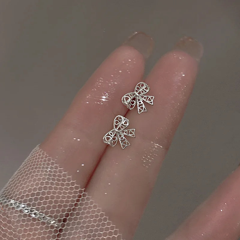 Pendientes de tuerca con forma de mariposa y corazón para mujer, Mini estrella, Color plateado, con agujas de plata 925, hipoalergénico, uso diario, regalo Pierc para niñas