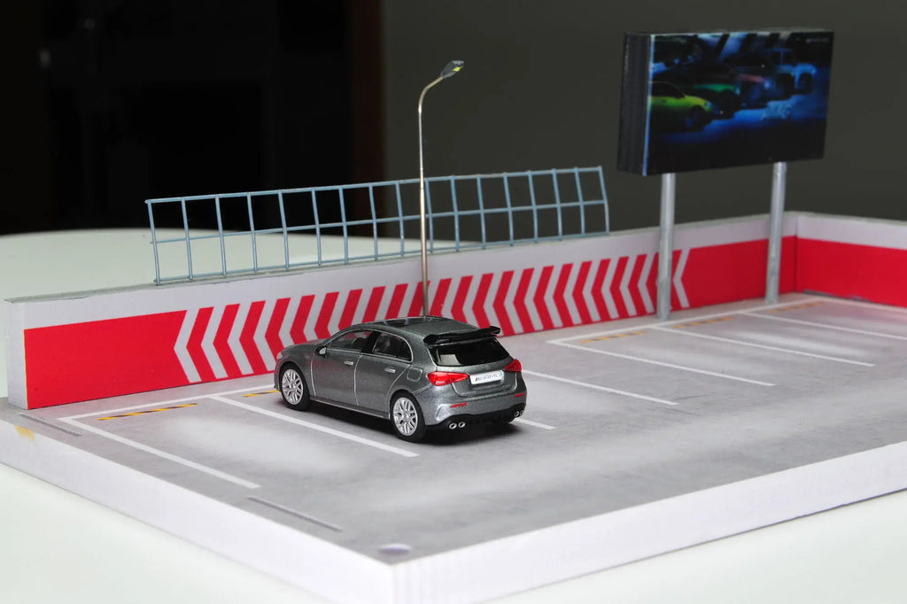 Kilo Works 1:64 Clase A 4ta generación W177 A45 S Modelo de coche de aleación de cuatro puertas