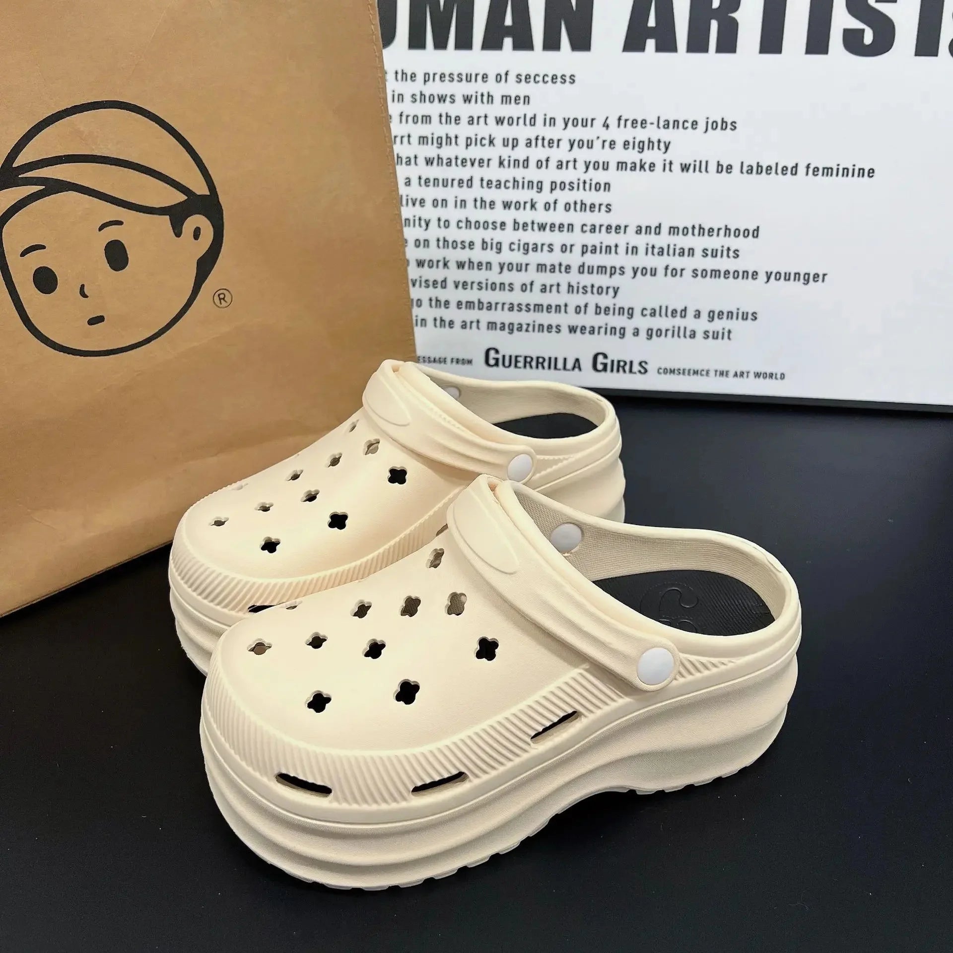 Nuevas zapatillas bonitas de Internet famosas y súper populares para mujer, zapatos de zuecos de moda de verano para exteriores y interiores de doble uso