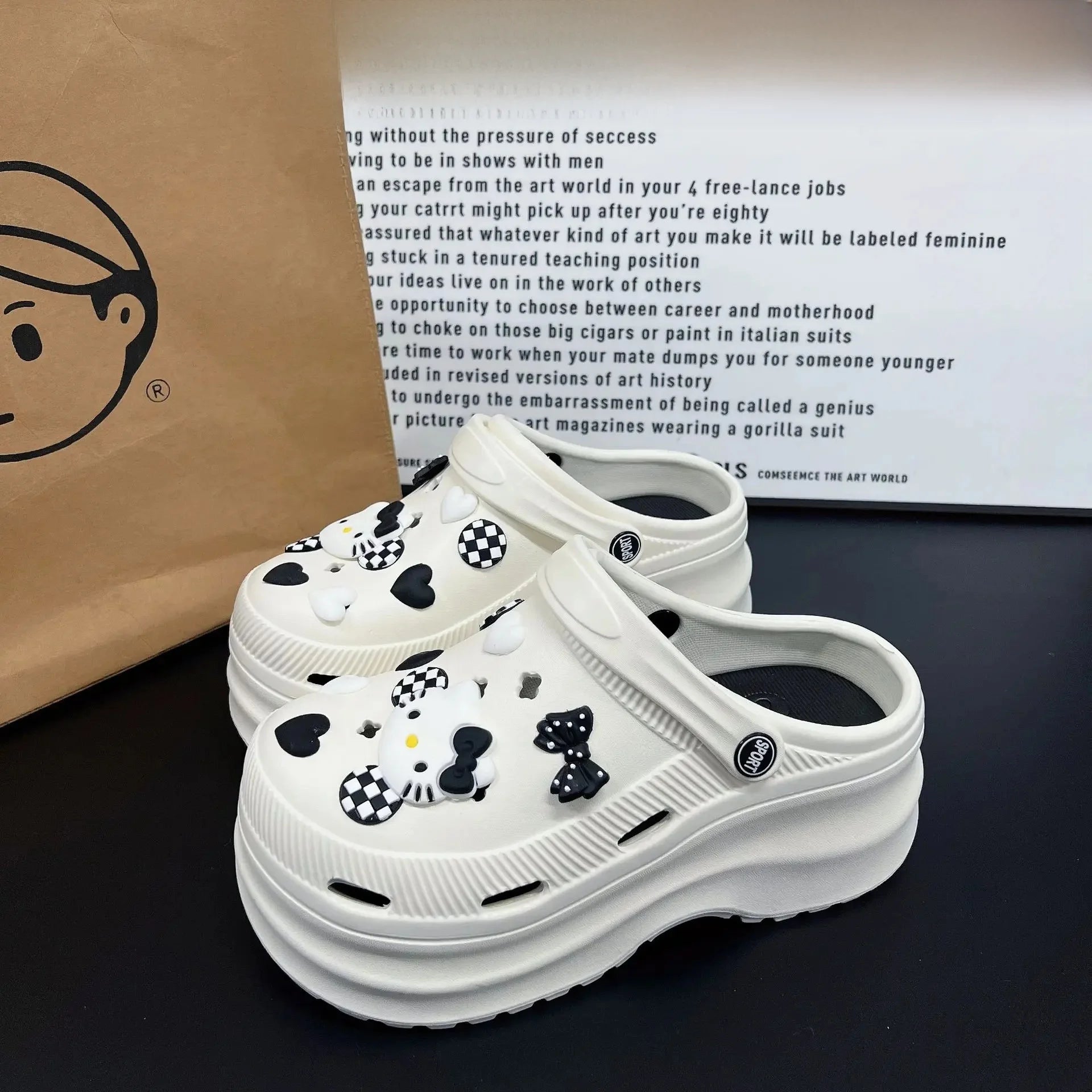 Nuevas zapatillas bonitas de Internet famosas y súper populares para mujer, zapatos de zuecos de moda de verano para exteriores y interiores de doble uso