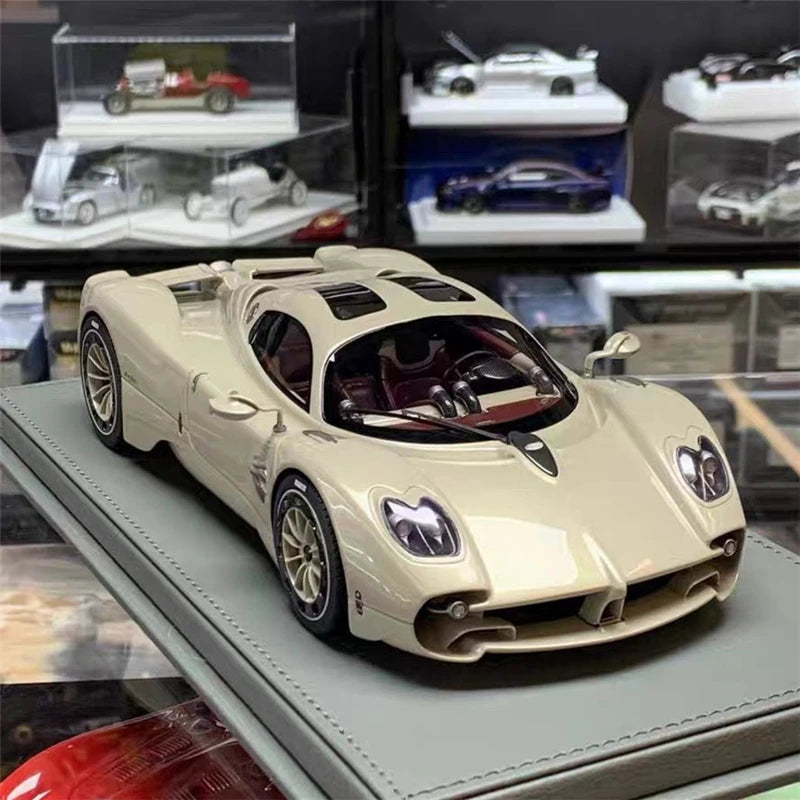 Coche deportivo de aleación Pagani Utopia 1:32, modelo de vehículos de carreras de Metal fundido a presión, modelo de simulación de sonido y luz, juguete para regalo para niños