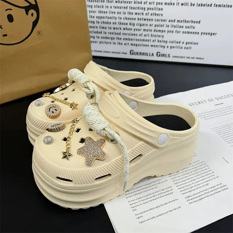 Nuevas zapatillas bonitas de Internet famosas y súper populares para mujer, zapatos de zuecos de moda de verano para exteriores y interiores de doble uso