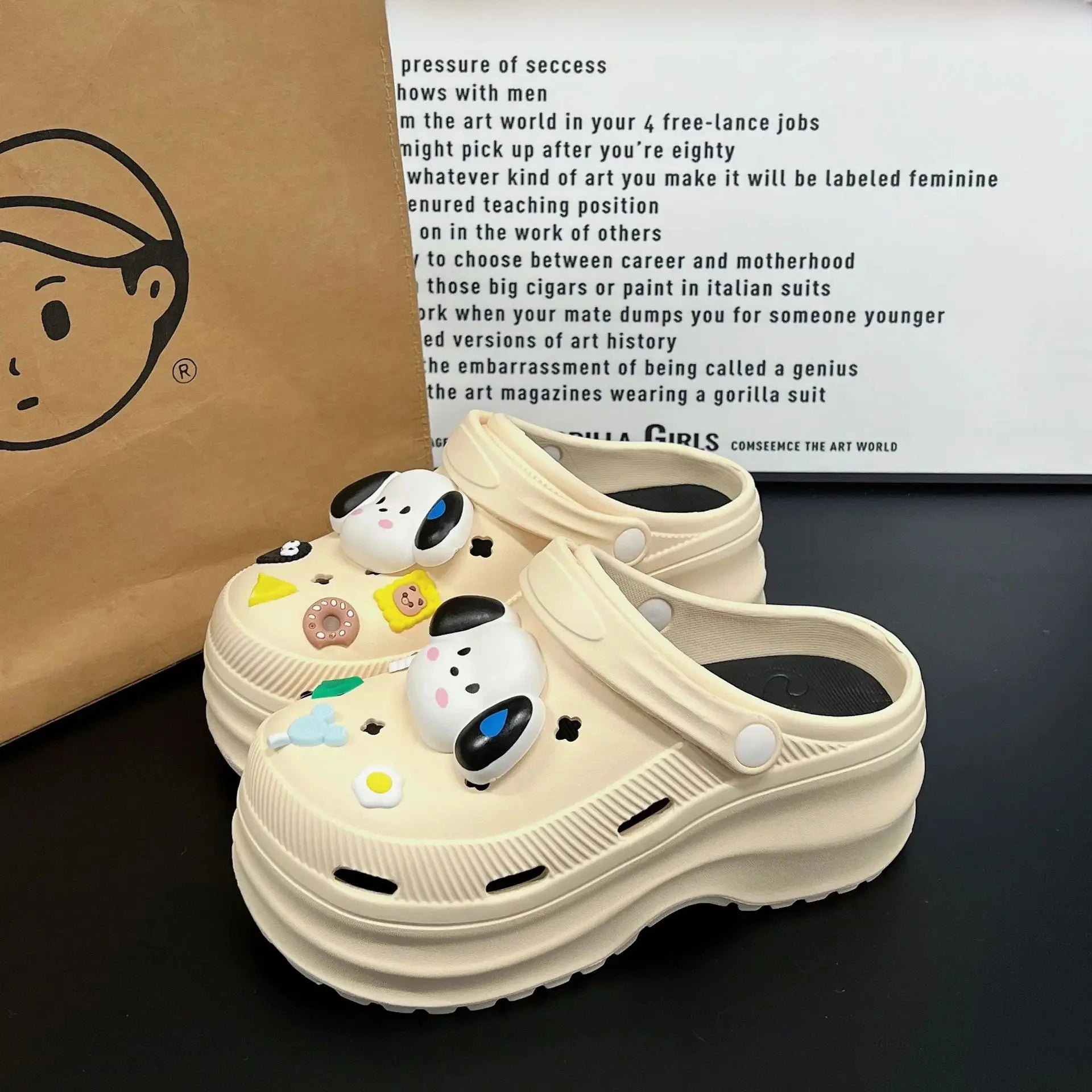 Nuevas zapatillas bonitas de Internet famosas y súper populares para mujer, zapatos de zuecos de moda de verano para exteriores y interiores de doble uso