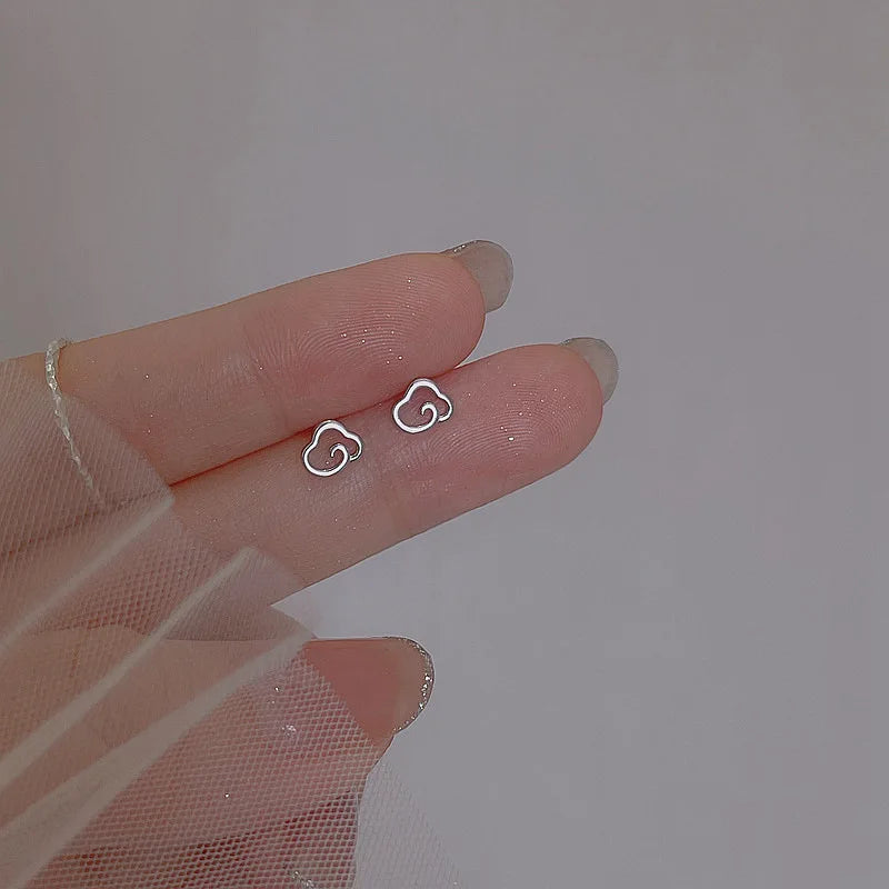 Pendientes de tuerca con forma de mariposa y corazón para mujer, Mini estrella, Color plateado, con agujas de plata 925, hipoalergénico, uso diario, regalo Pierc para niñas