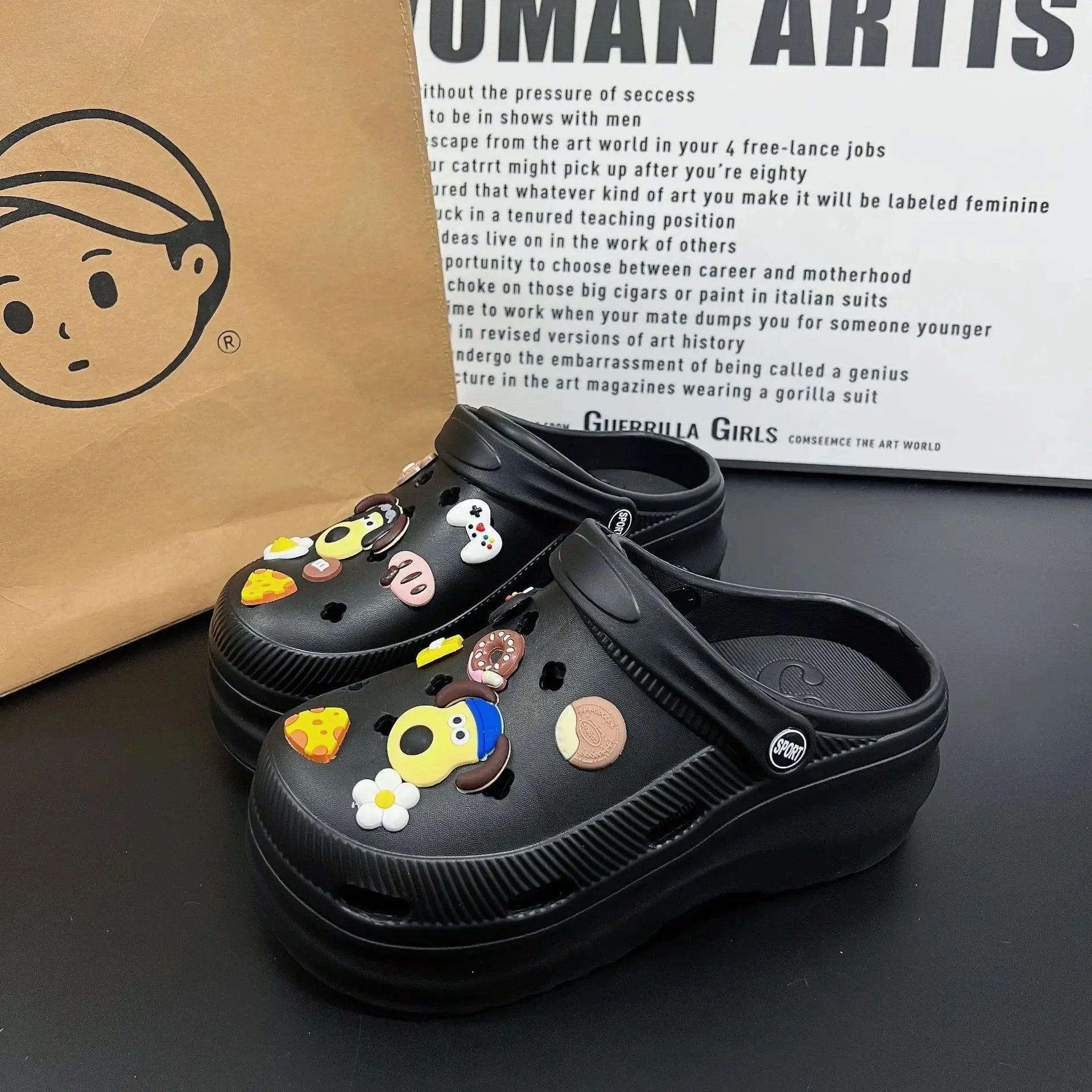 Nuevas zapatillas bonitas de Internet famosas y súper populares para mujer, zapatos de zuecos de moda de verano para exteriores y interiores de doble uso