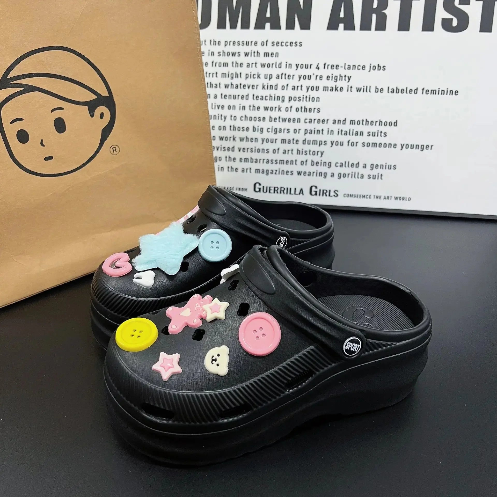 Nuevas zapatillas bonitas de Internet famosas y súper populares para mujer, zapatos de zuecos de moda de verano para exteriores y interiores de doble uso