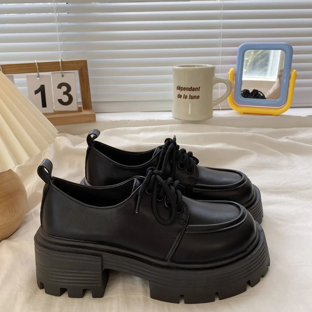 Zapatos Mary Jane de tacón ueso retro para mujer, primavera 2025, estilo británico, versátiles para faldas, con correa cruz...