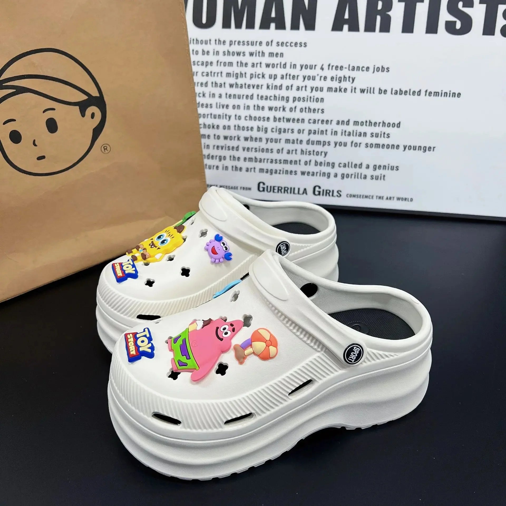 Nuevas zapatillas bonitas de Internet famosas y súper populares para mujer, zapatos de zuecos de moda de verano para exteriores y interiores de doble uso