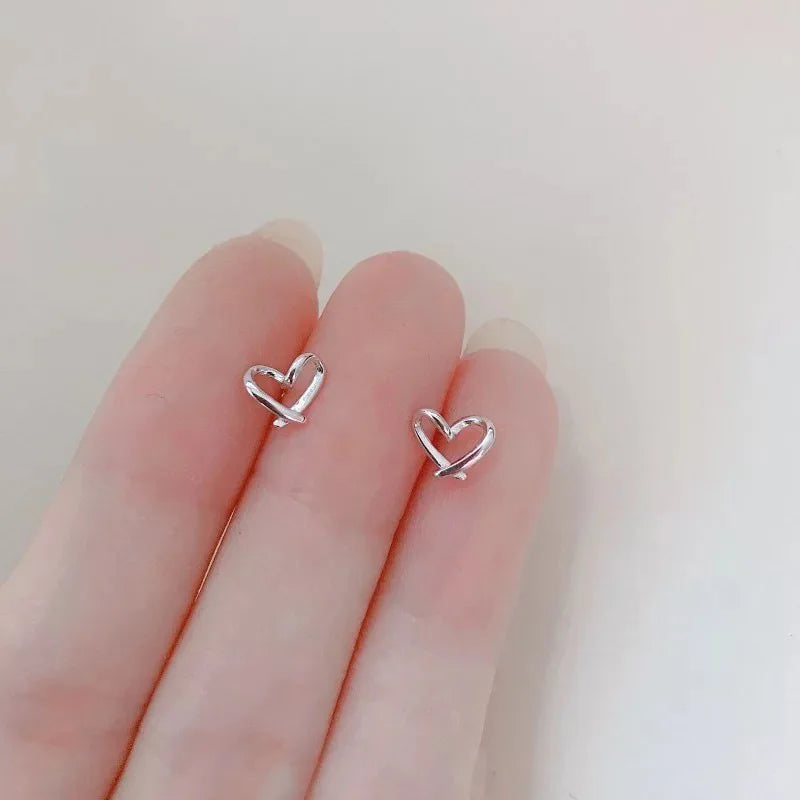Pendientes de tuerca con forma de mariposa y corazón para mujer, Mini estrella, Color plateado, con agujas de plata 925, hipoalergénico, uso diario, regalo Pierc para niñas