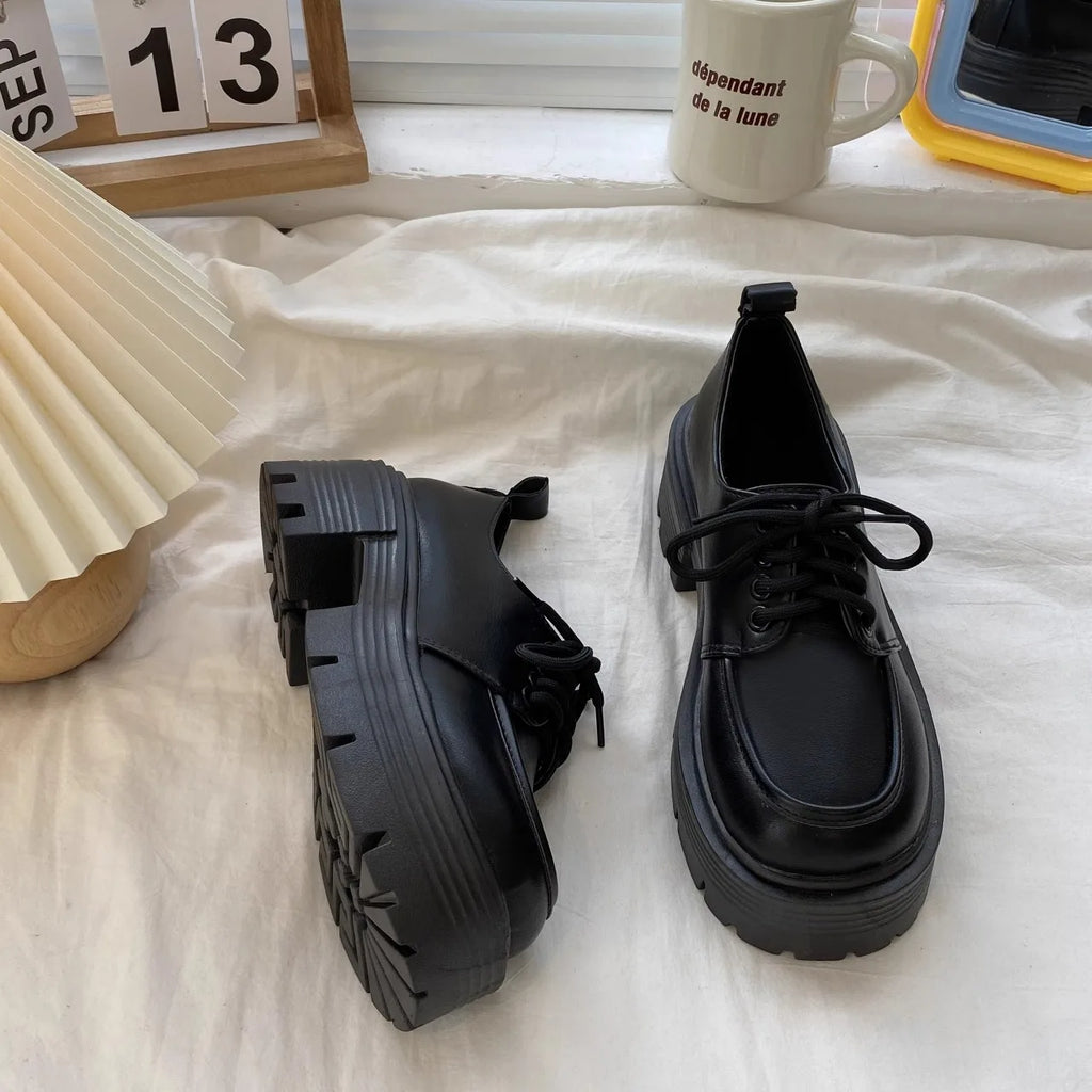 Zapatos Mary Jane de tacón ueso retro para mujer, primavera 2025, estilo británico, versátiles para faldas, con correa cruz...