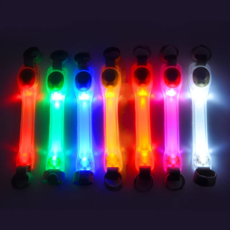 Collar brillante de seguridad antipérdida para perros, colgante multicolor para exteriores, tira de luz intermitente Led de advertencia impermeable, suministro de tracción para mascotas