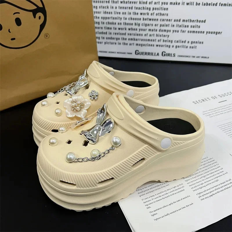 Nuevas zapatillas bonitas de Internet famosas y súper populares para mujer, zapatos de zuecos de moda de verano para exteriores y interiores de doble uso