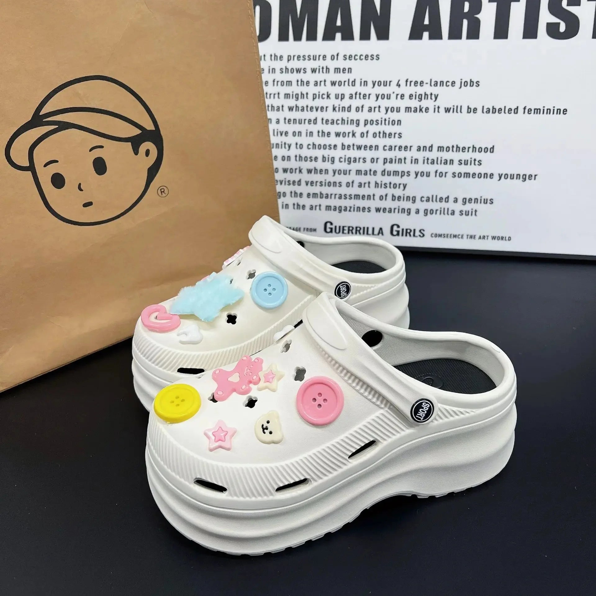 Nuevas zapatillas bonitas de Internet famosas y súper populares para mujer, zapatos de zuecos de moda de verano para exteriores y interiores de doble uso