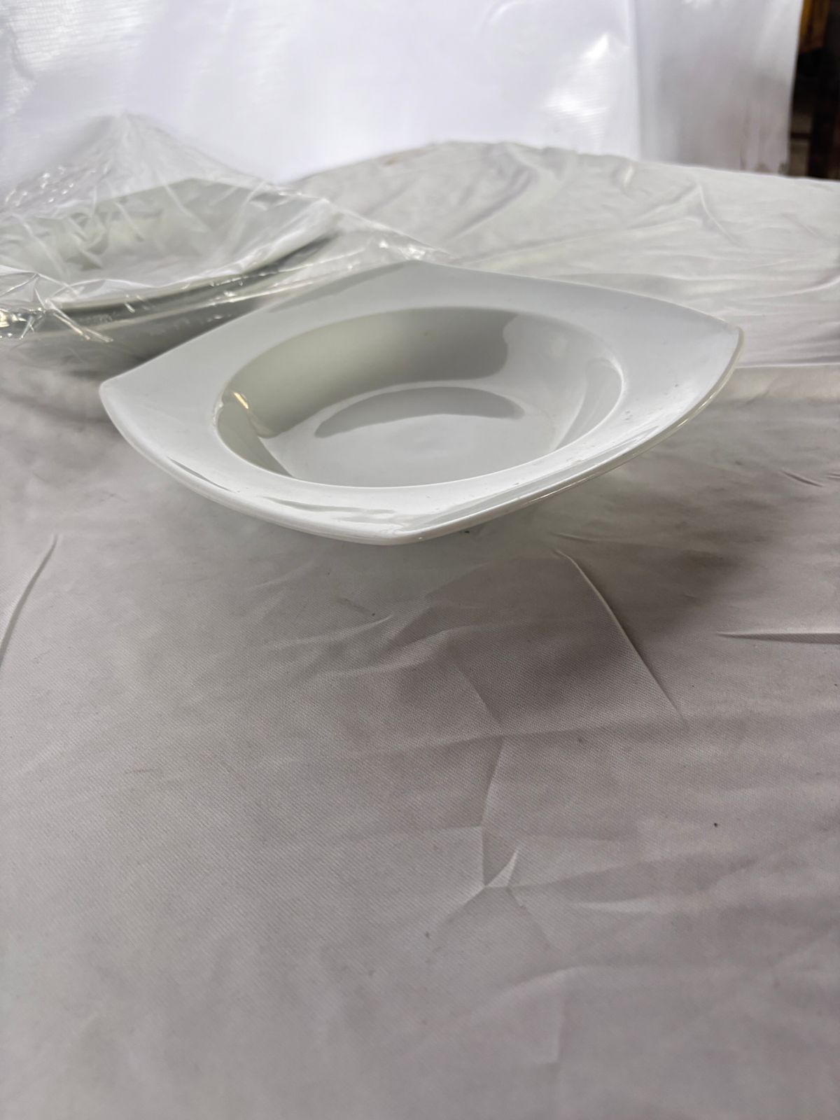 Juego de platos de porcelana blancos
