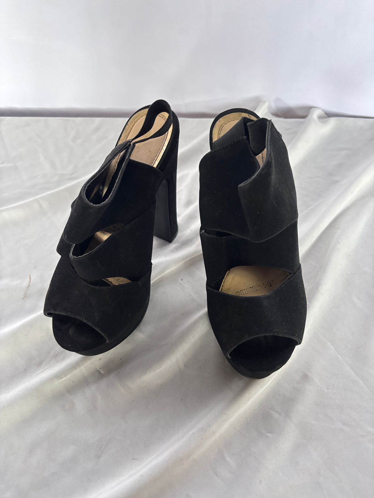 Tacones Viline negros